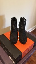 Guess women 7.5 for sale  Mokena