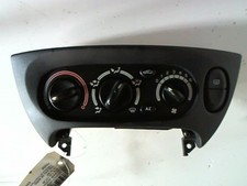 Commande chauffage renault d'occasion  Parthenay