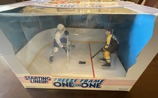 1997 Starting Lineup NHL Freeze Frame One on One Mats Sundin & Ray Bourque comprar usado  Enviando para Brazil