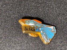 Pin badge enamel d'occasion  Expédié en Belgium