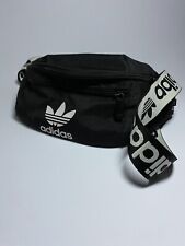 Adidas unisex shoulder usato  Mariano Comense