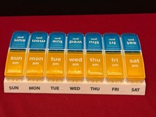 Caja organizadora semanal de pastillas dos veces al día 7 días AMPM 2 PIEZAS estuche organizador medicina segunda mano  Embacar hacia Mexico