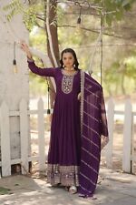 Decorato salwar kameez usato  Spedire a Italy