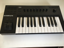 Komplete kontrol a25 for sale  MELKSHAM