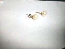 Pearl type earrings for sale  Columbia