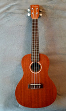 Ukulele de concerto Protege by Cordoba U100CM toca e soa muito bem pronto para uso! comprar usado  Enviando para Brazil