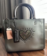 Bolsa de lantejoulas Coach X Keith Haring 1941 Rogue 25 coração 28639 comprar usado  Enviando para Brazil