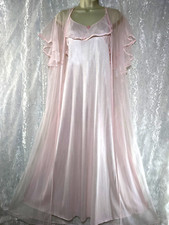 Gorgeous pink nightgown d'occasion  Expédié en Belgium