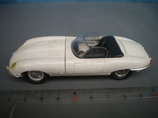 Jaguar cabriolet blanc d'occasion  Guînes
