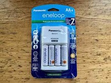 Cargador Panasonic Eneloop AA NiMH con 4 pilas AA  segunda mano  Embacar hacia Mexico