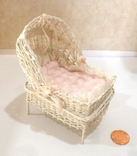 LEILANI WARLING CASA DE BONECAS MINIATURA CAMA DE BEBÊ DE VIME ASSINADA/DATADA DE 2010 comprar usado  Enviando para Brazil