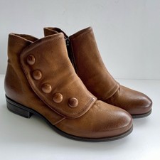Miz mooz women for sale  Belchertown