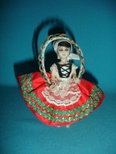 Petite poupée folklorique d'occasion  Évin-Malmaison