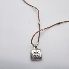 Usado, Colar Vintage BRIGHTON 'Paz All You Need Is Love' Cordão Marrom Placa de Prata  comprar usado  Enviando para Brazil