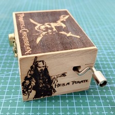 Piratas do Caribe He is A Pirate caixa de música de madeira feita à mão comprar usado  Enviando para Brazil