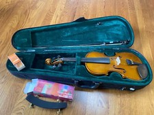 Violin comes case for sale  Glen Head