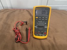 Fluke 83v industrial d'occasion  Expédié en Belgium