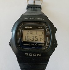 Montre casio 310 d'occasion  Les Ulis