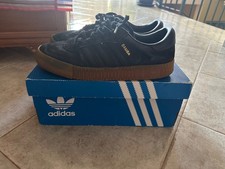 Scarpe adidas modello usato  Luzzi