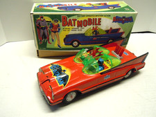 Carro Batmóvel vermelho antigo e raro operado por bateria de lata e CAIXA. Completo. FUNCIONA. comprar usado Carro Batmóvel vermelho antigo e raro operado por bateria de lata e CAIXA. Completo. FUNCIONA. comprar usado  Enviando para Brazil