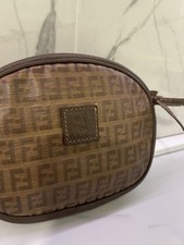 Fendi borsa tracolla usato  Caserta