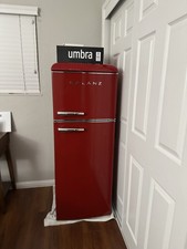 Read galanz red for sale  San Jose