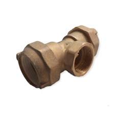 Raccordo ottone tee usato  Montegranaro