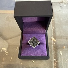 Dishonored 2 Edição de Colecionador Anel Emily Kaldwin Inclui Caixa (Somente Anel) comprar usado Dishonored 2 Edição de Colecionador Anel Emily Kaldwin Inclui Caixa (Somente Anel) comprar usado  Enviando para Brazil