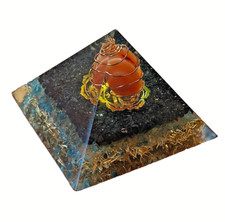 Piramide lati orgonite usato  Italia
