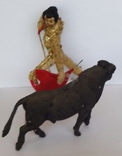 Boneca toureira vintage feita à mão com um touro. década de 1950 comprar usado  Enviando para Brazil