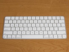 Teclado Apple Magic com Touch ID para Apple Silicon Macs A2449 EUA Inglês Prata comprar usado Teclado Apple Magic com Touch ID para Apple Silicon Macs A2449 EUA Inglês Prata comprar usado  Enviando para Brazil
