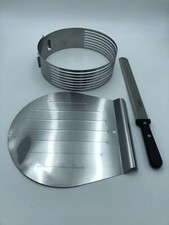 Używany, Zenker 7705 Zestaw pomocniczy do cięcia podłogi tortu Ø26/28 cm, z nożem cukierniczym na sprzedaż Używany, Zenker 7705 Zestaw pomocniczy do cięcia podłogi tortu Ø26/28 cm, z nożem cukierniczym na sprzedaż  PL