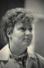 1983 Press Photo Julie Bellin, dona da Vera's West, quer salão de massagem também comprar usado  Enviando para Brazil