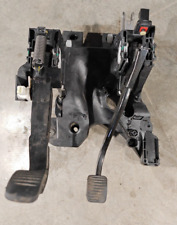 Pédales frein embrayage d'occasion Pédales frein embrayage d'occasion  L'Hermenault