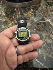 Antigo relógio de pulso Timex Atlantis 100 Expedition com gancho e pulseira de laço originais. Funciona comprar usado Antigo relógio de pulso Timex Atlantis 100 Expedition com gancho e pulseira de laço originais. Funciona comprar usado  Enviando para Brazil