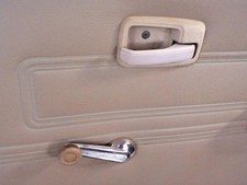 Porte droit nissan d'occasion  Parthenay