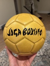 Bola de futsal Ronaldinho Joga Bonito 2006 comprar usado Bola de futsal Ronaldinho Joga Bonito 2006 comprar usado  Enviando para Brazil