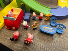 Usado, Jogo de pista ajustável Peppa Pig All Around Town + figuras extras fala sons comprar usado  Enviando para Brazil