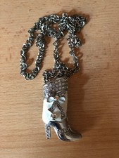 Dekorative halskette stiefel gebraucht kaufen Dekorative halskette stiefel gebraucht kaufen  Landshut