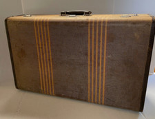 MALETA GRANDE VINTAGE DE TWEED A RAYAS... RIBETE DE CUERO... TABLERO DE FIBRA... 25,5"...TIENE LLAVE segunda mano  Embacar hacia Mexico