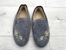Ladies women woolen for sale  LINCOLN