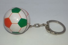 Tin keychain soccer usato  Italia