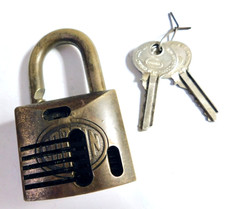keys padlocks vintage w for sale keys padlocks vintage w for sale Marquette