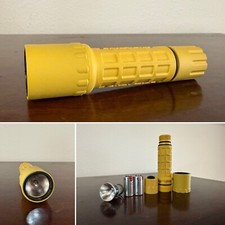 Surefire yellow p60 d'occasion  Expédié en Belgium