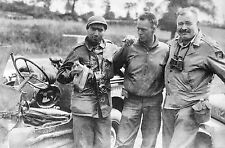 WW2 - Photo - Robert Capa et Ernest Hemingway, reporters de guerre en 1944 comprar usado  Enviando para Brazil