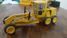 Nzg niveleuse caterpillar d'occasion  Odos