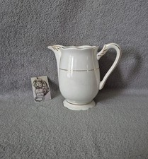 Opaque porcelain pitcher d'occasion  Expédié en Belgium