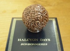 Trufa de chocolate Halcyon Days em caixa - Bonbonniere "Tempt Me" - 1 3/8" (3,5 cm), usado comprar usado  Enviando para Brazil