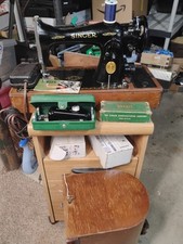 Máquina de costura portátil Singer modelo 15 1949 com estojo de bloqueio e pé... comprar usado  Enviando para Brazil