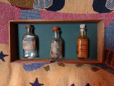 Caixa de sombras vintage display garrafas antigas decoração de farmácia goma de pepsina Beeman comprar usado  Enviando para Brazil